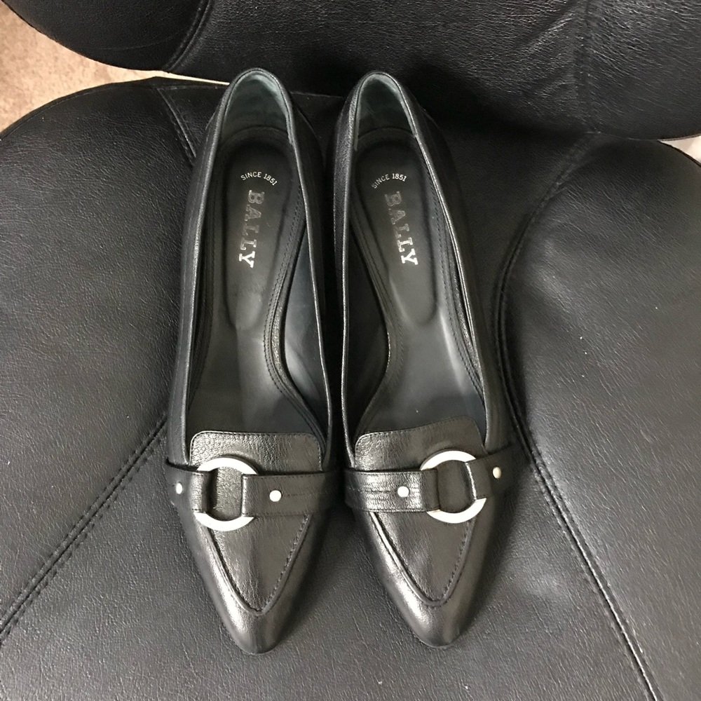 Bally Women’s size 39 1/2 “Yule” leather dress loafers